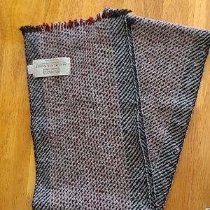 REALLY NICE ARAN SWEATER MARKET WINTER SCARF